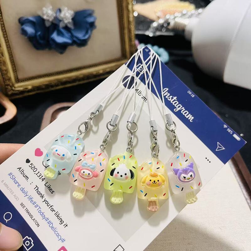 Take a Bite of Ice Cream Keychain, Cute and Fun Cartoon Simulation Food Toy Pendant, Backpack Accessory for Couples and Besties