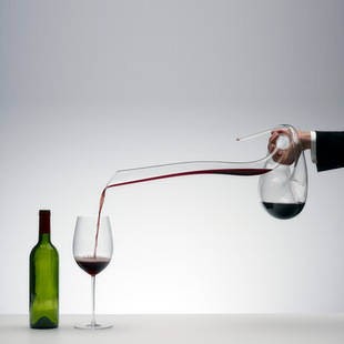 �W�����M������riedel EVE DECANTERˮ�������ֹ��t���Ѿ�ʢ����