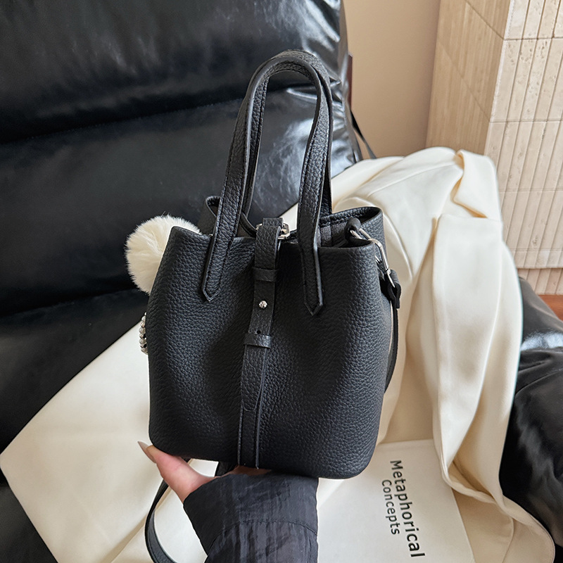 Nicho transfronterizo bolsas de cestas de verduras bolsas de cubo de mano otoño / invierno 2025 nuevo bolso de mujer moda retro mochila de hombro
