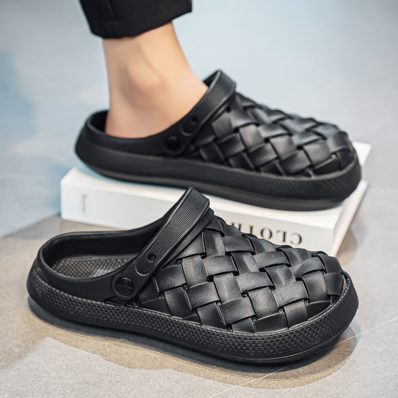 Zapatillas Baotou negras puras para hombres en verano, sandalias deportivas con sentido de mierda, zapatos de playa de doble uso para jóvenes al aire libre