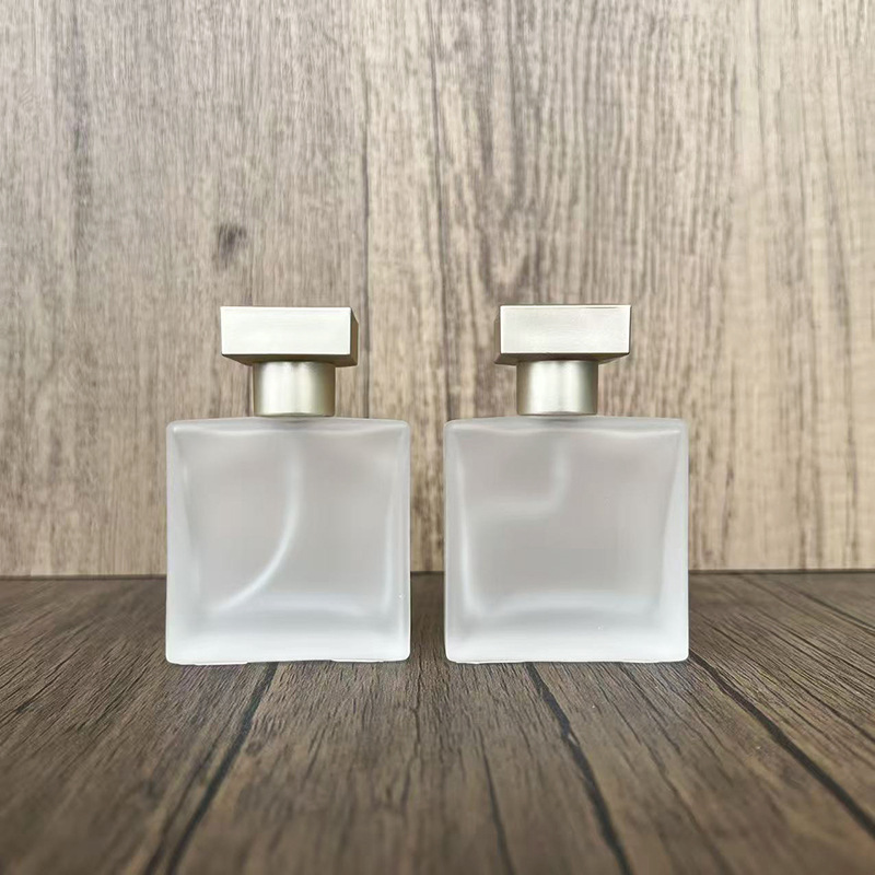 现货B089-25ml 扁四方亚金香水喷雾瓶化妆品分装瓶便携式玻璃空瓶