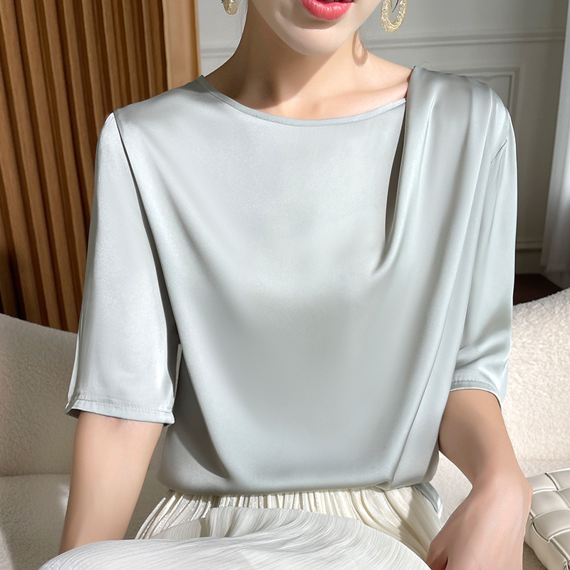 Silk summer solid T-shirt with a round collar