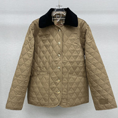 巴宝家菱形绗缝棉服升级版黃金甲格纹内衬衣袖饰有立体徽标硅胶牌