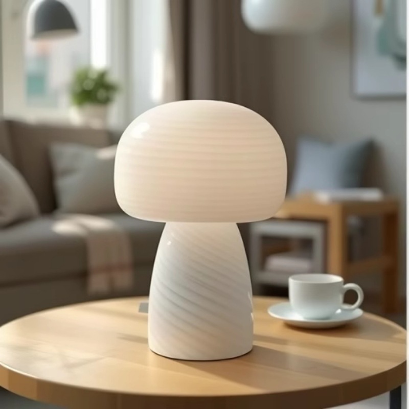 Lámpara de mesa de hongos simple transfronteriza Lámpara de noche Dormitorio Red creativa nórdica Lámpara de estudio cálida y romántica para el hogar