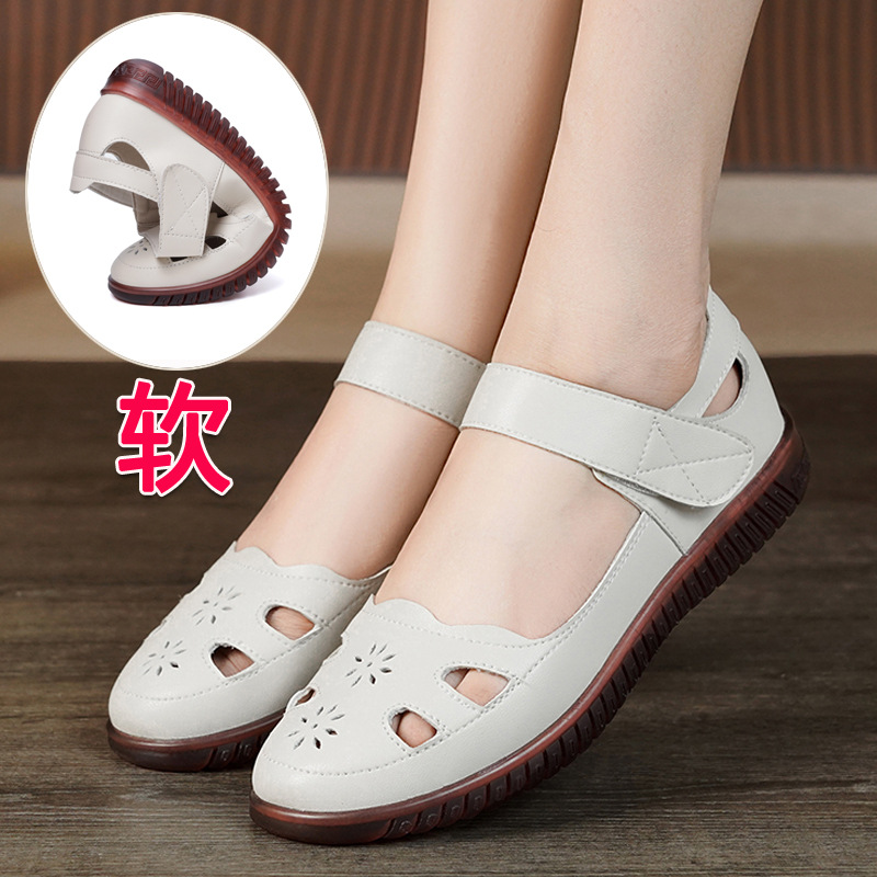 Sandal da thật nữ đế cao su bệt thoáng khí, phong cách thoải mái cho mẹ — màu đen