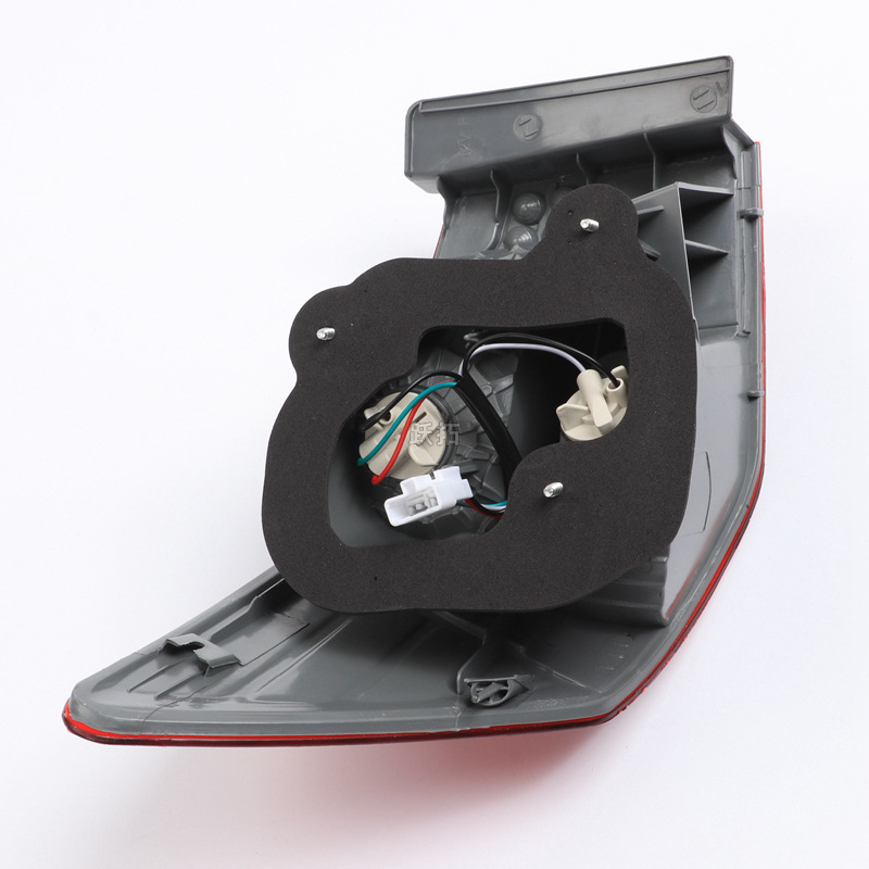 Suitable for Kia Freddy taillight assembly 09101112 new and old Freddy rear taillight brake lampshade 1316