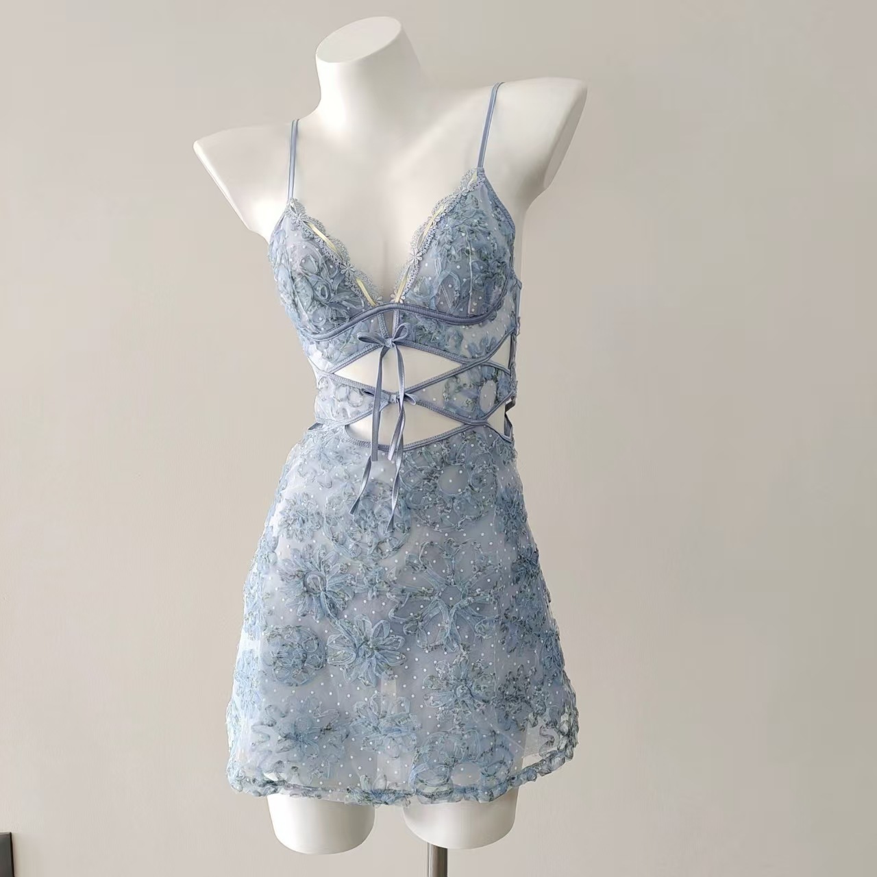 French Sexy Sling Nightgown Women New Embossed Flower Blue Hollow Out Lace Mesh Short Sleep Dress Pure Desire High-End Feel