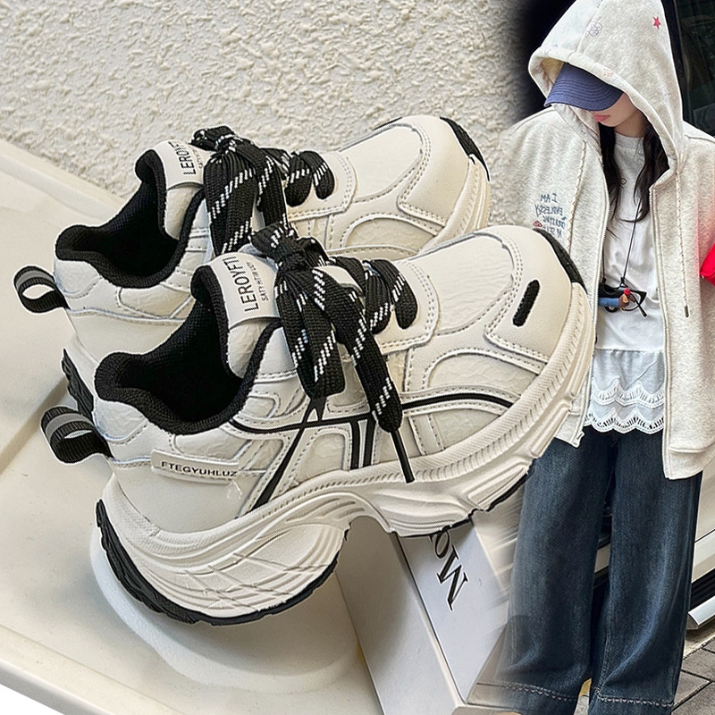 Zapatos de papá para niños con suela suave zapatos deportivos para niños 2026 primavera nuevos zapatos casuales para niñas tendencia de zapatos de carrera para niños grandes