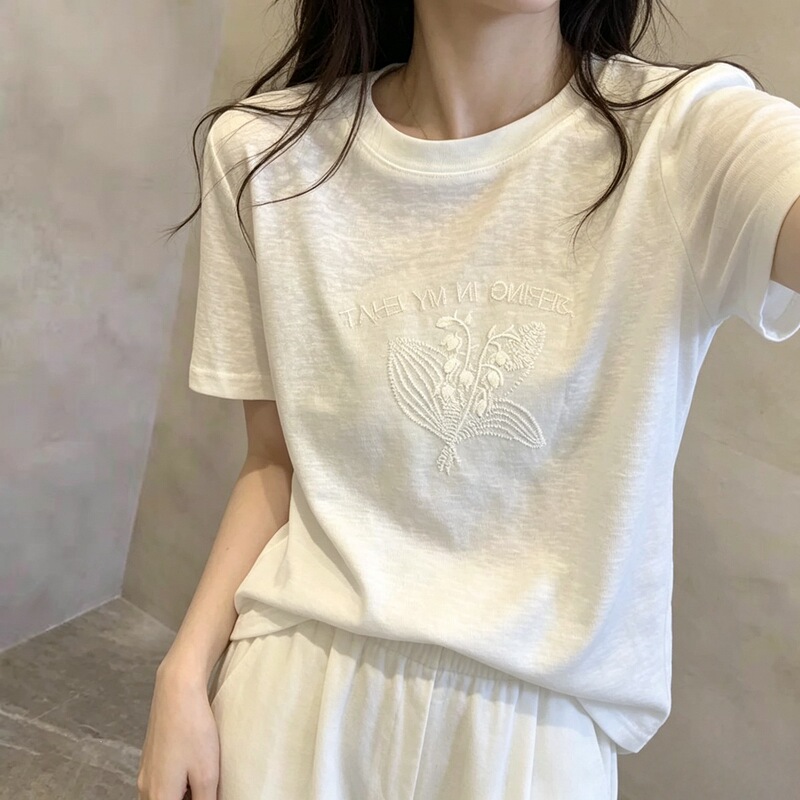 [200g Lazy Cotton 65% Cotton 35% Polyester] Embroidered Short-Sleeve T-Shirt for Women, New Summer Style, Loose Fit, Lightweight, Versatile Top