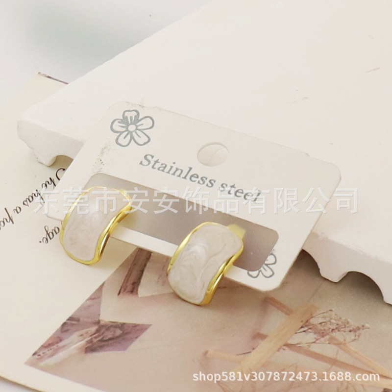 跨境轻奢高级感不锈钢方形白色滴釉爱心耳环女小巧精致时尚耳钉|undefined