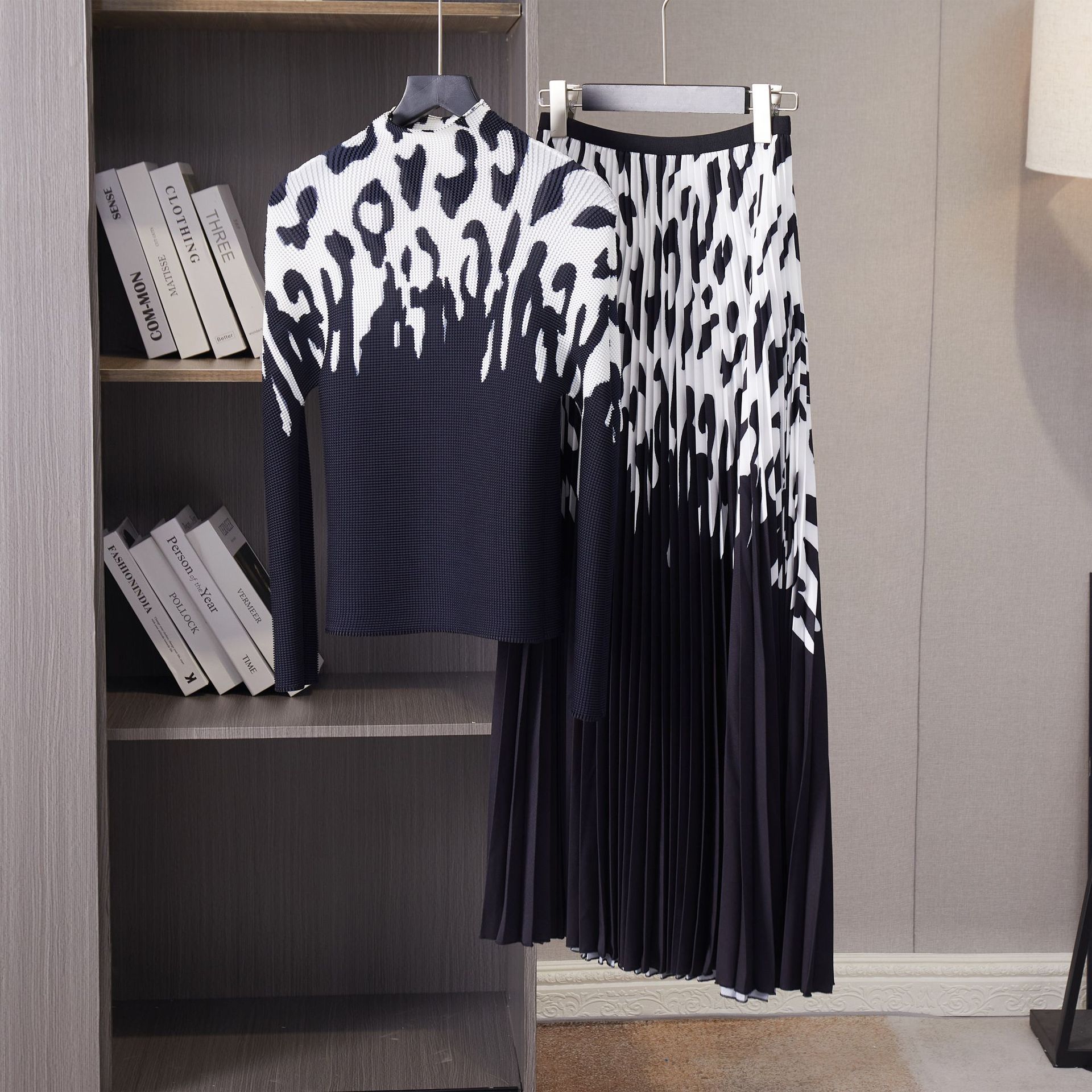 Damenbekleidung Damenmode Anzüge für Damen Herbst 2024 Neue Plissee-Oberteile und Röcke Zweiteilige Anzüge_voghion.com