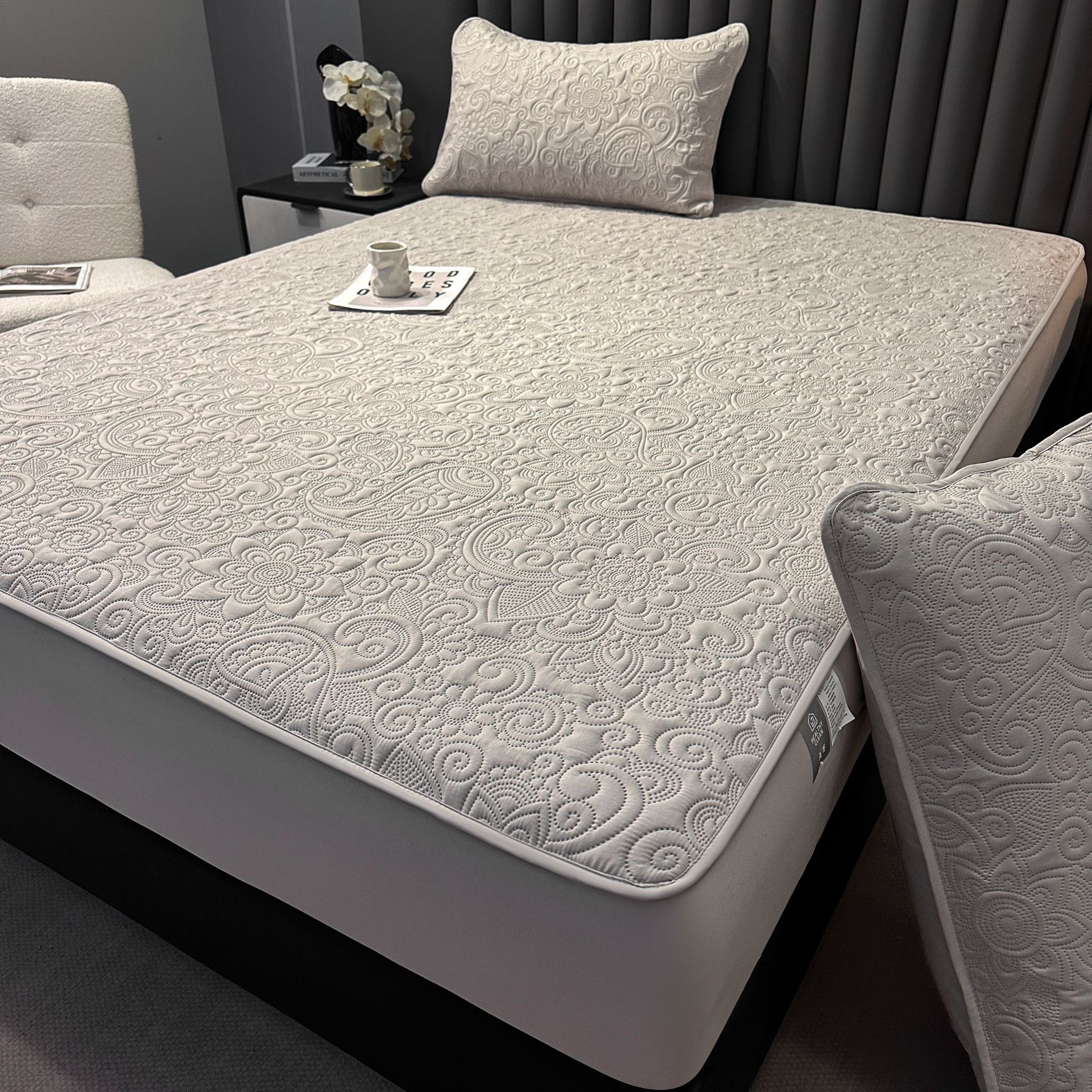 VANKE serie de algodón abrasivo cama cubierta de cama cubierta de cama cubierta de cama cubierta de protección de colchón cubierta de tres piezas cubierta de polvo gruesa