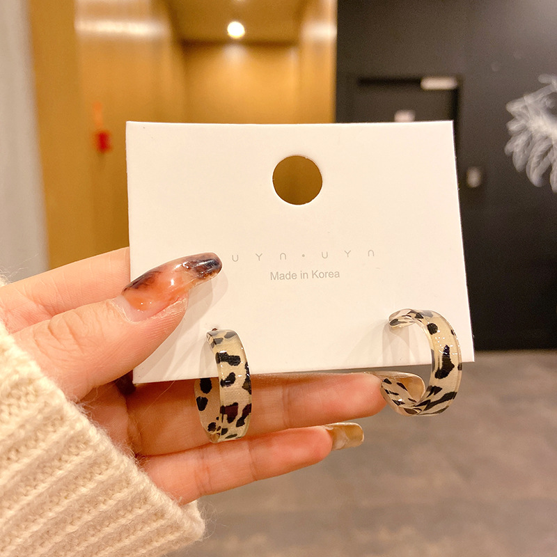 Pendientes de alta calidad de estilo francés de celebridades en línea para mujeres 2022 nuevos pendientes elegantes de moda pendientes populares pendientes largos pendientes Retro