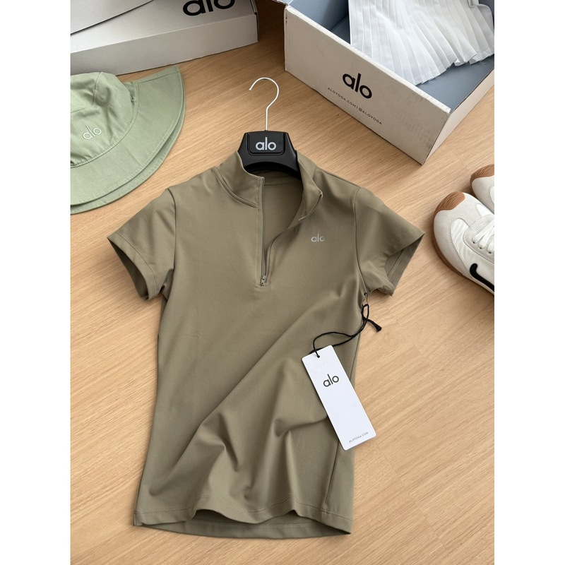 25春夏の新型韓国版の小さい襟の半ファスナーの修身はやせている半袖の速乾性のtシャツの上着の女性の項を現します。|undefined