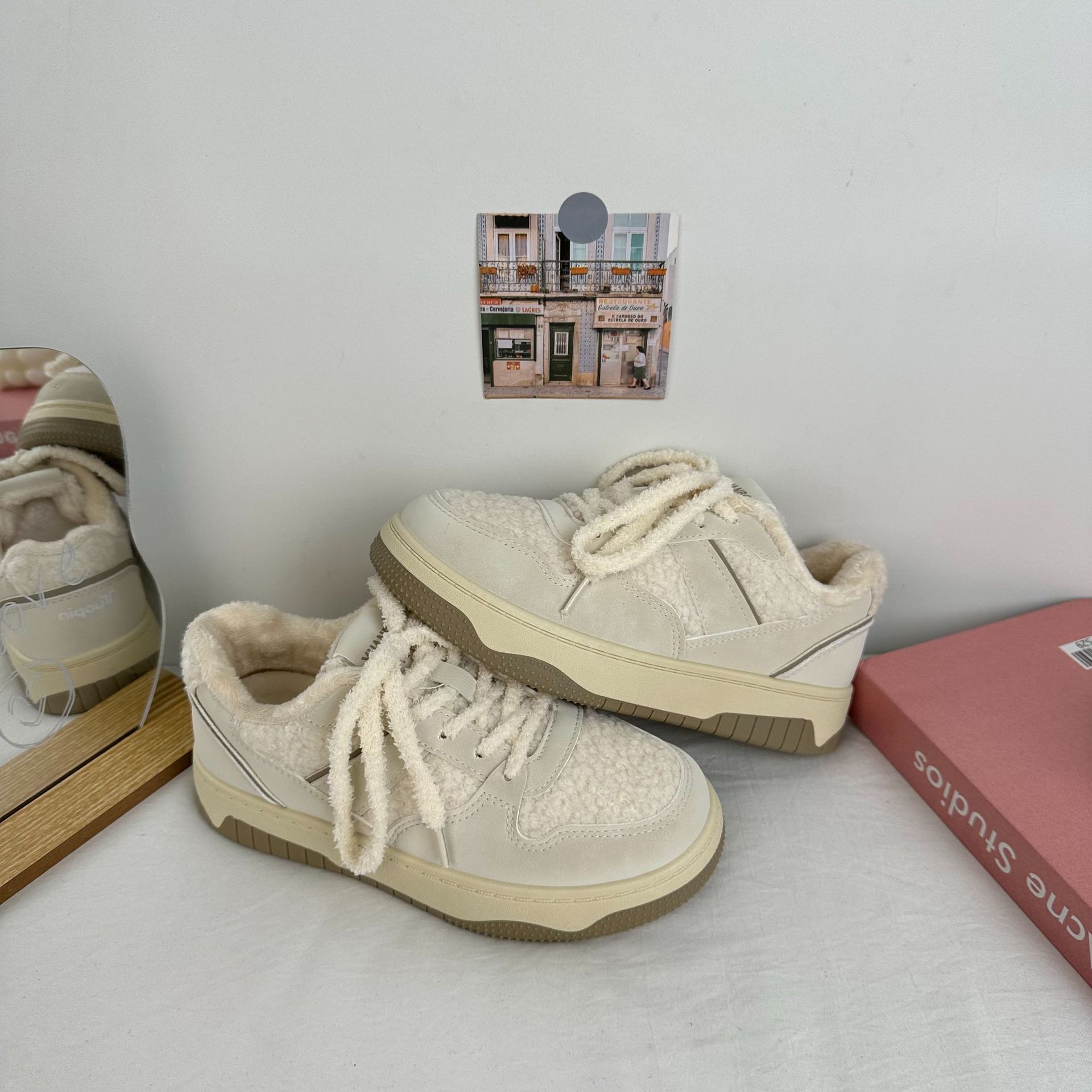 Yuanbo invierno con suela gruesa y zapatos de lana de mujer zapatos de algodón de nicho de ocio 2024 zapatos de lona cálidos