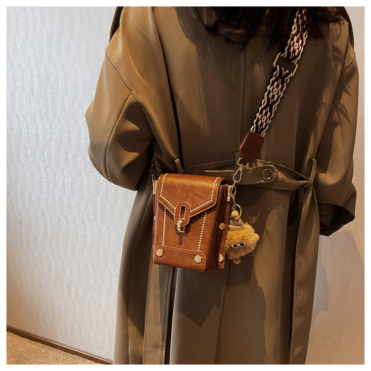 This year's popular Korean version of small for women 2024 new fashionable broadband crossbody bags, niche mobile_senzul.com
