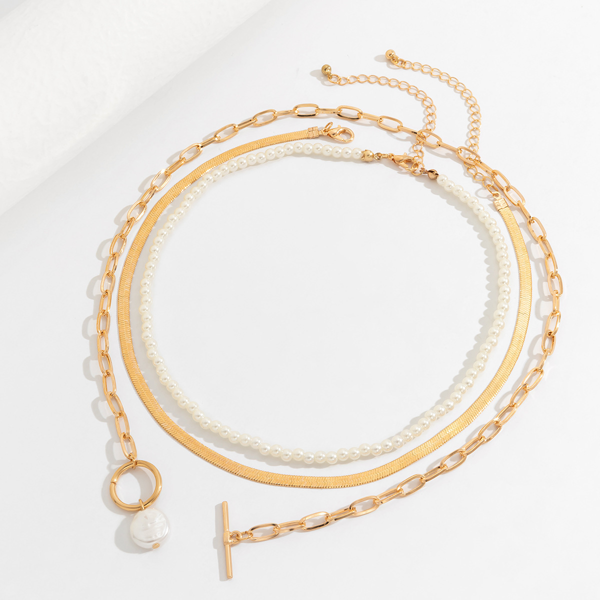 Collier avec pendentif en forme d'étoile en perles et perles artificielles de style métal_voghion.com