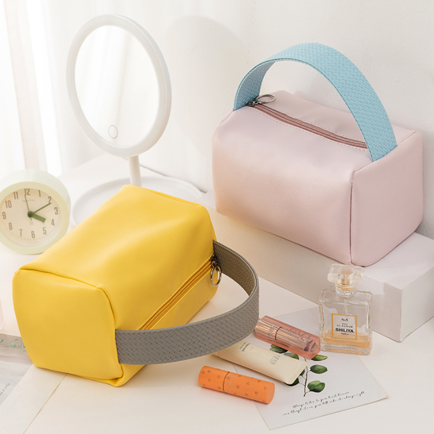 Nueva bolsa de cosméticos impermeable de PU, bolsa de lavado portátil de viaje de gran capacidad, bolsa de almacenamiento de maquillaje portátil simple de color caramelo