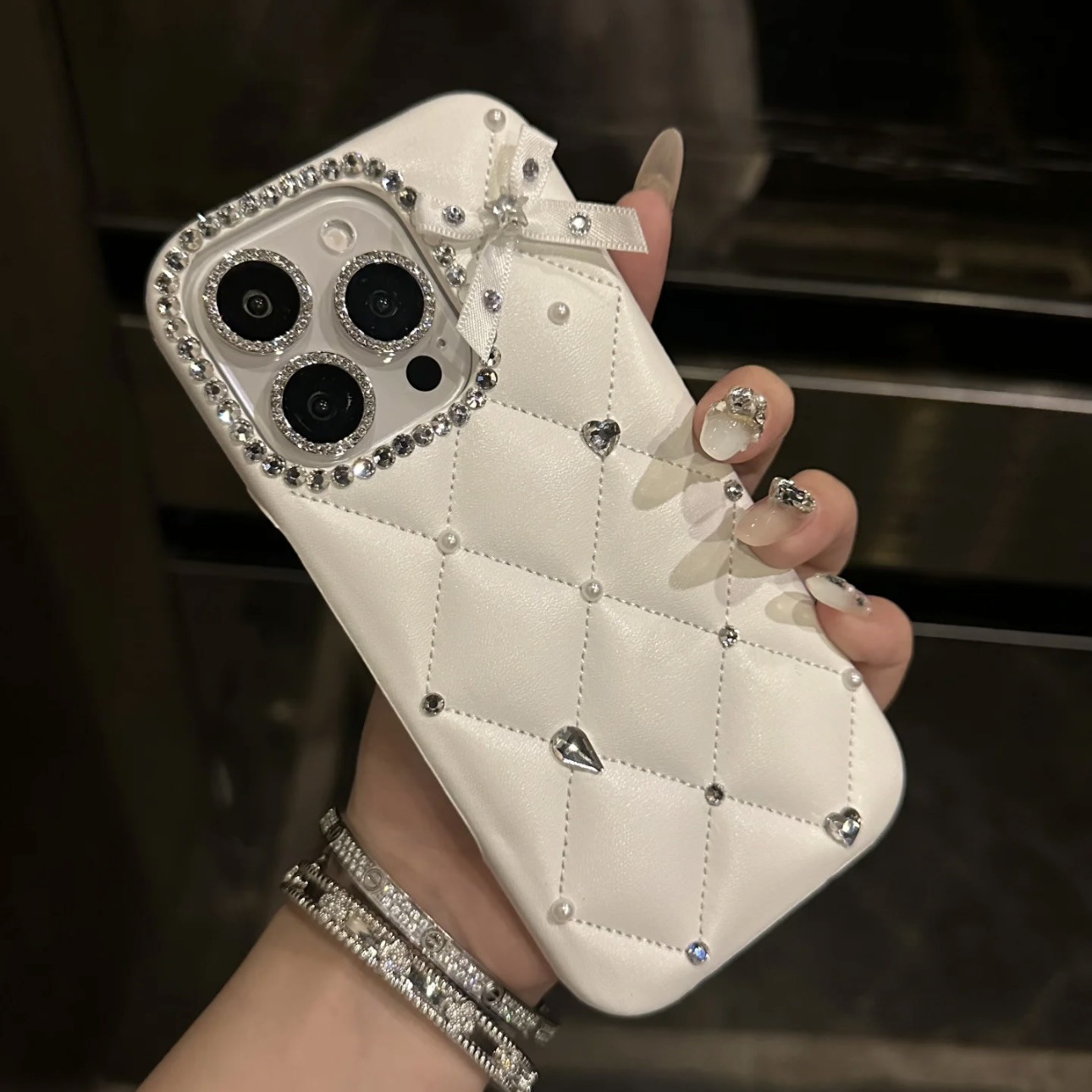 Shiny Diamond Plaid Phone Case For Iphone 16 Pro Luxurious Style_voghion.com