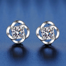 s925纯银耳环女小红书同款50分简约四爪四叶草莫桑石耳钉源头直供