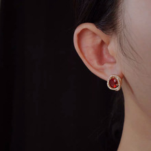 闪耀锆石耳钉高级感时尚耳针法式酒红色宴会显白复古新年女耳饰