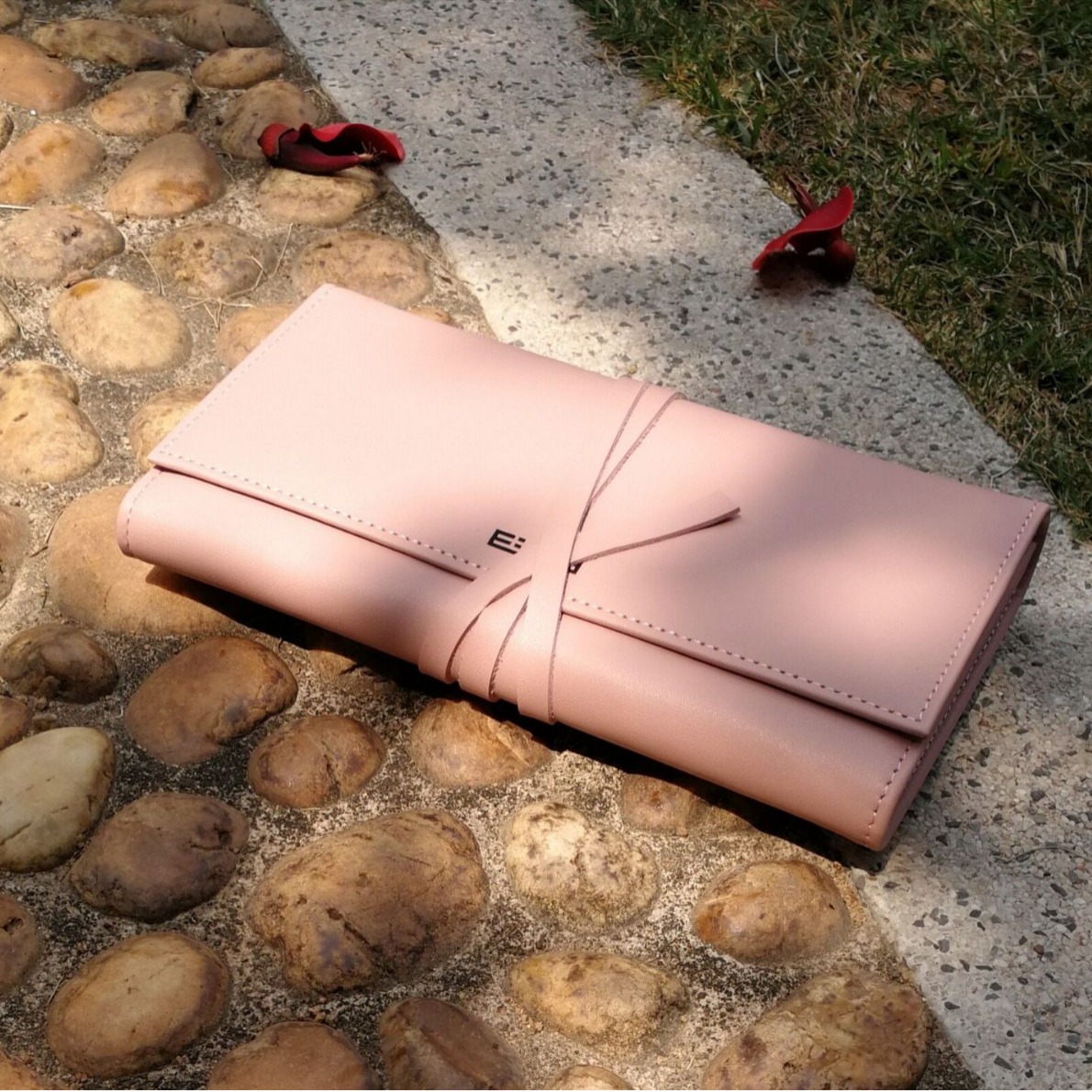 工厂加工女士真皮便携手拿包化妆包折叠首饰小方包2023首饰收纳包