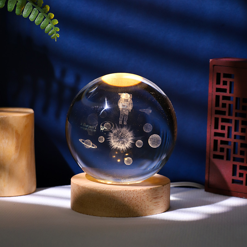 Fabricante directo de lámpara de noche de cristal luminoso láser 3D tallado en base de madera sólida decoración de escritorio creativa pequeño regalo