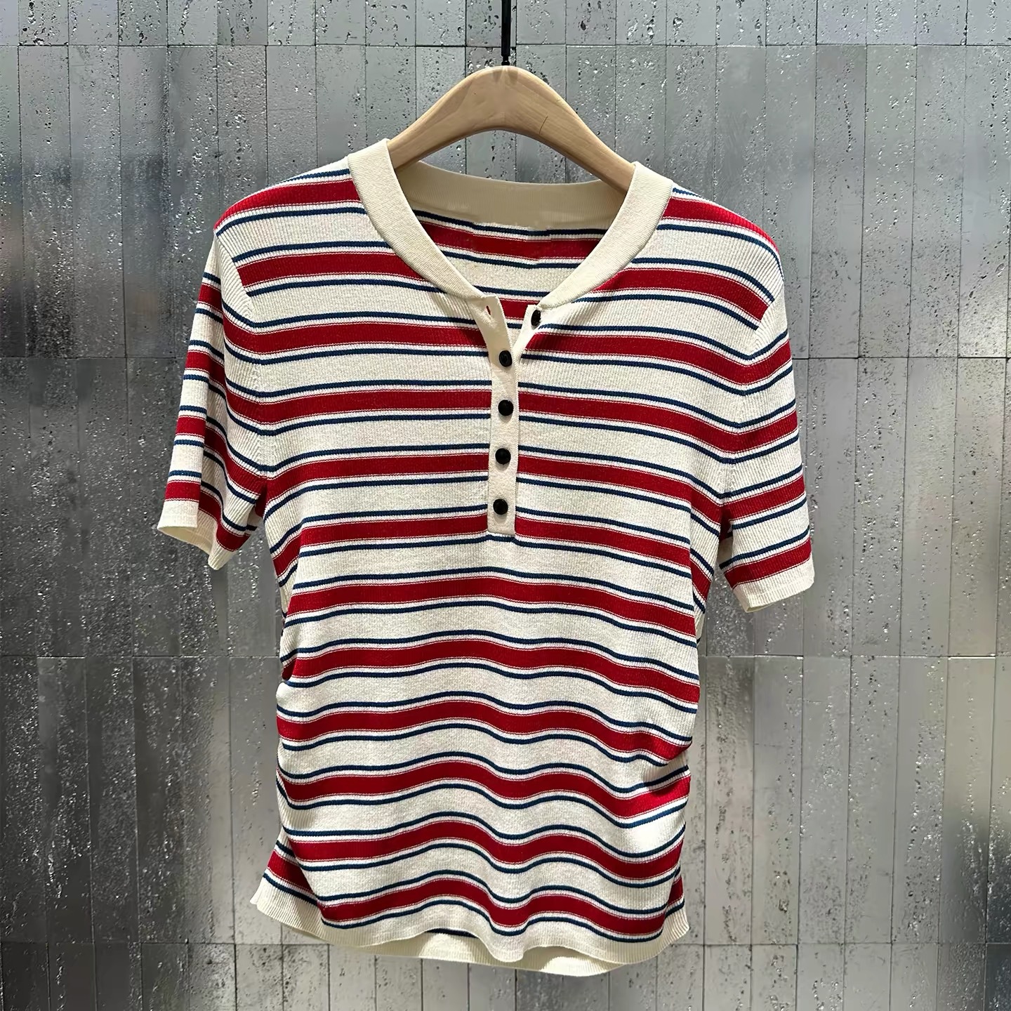 Same style as in shopping malls, 2026 summer new retro color-blocked striped slim-fit round neck short-sleeved V-neck knit top.