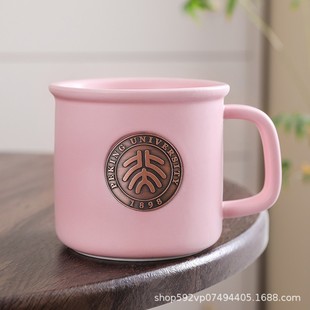 �ǰ��մ����A�����ӷ�ɫ�~�¶� ��logo�R�˱������k�����ӶY��