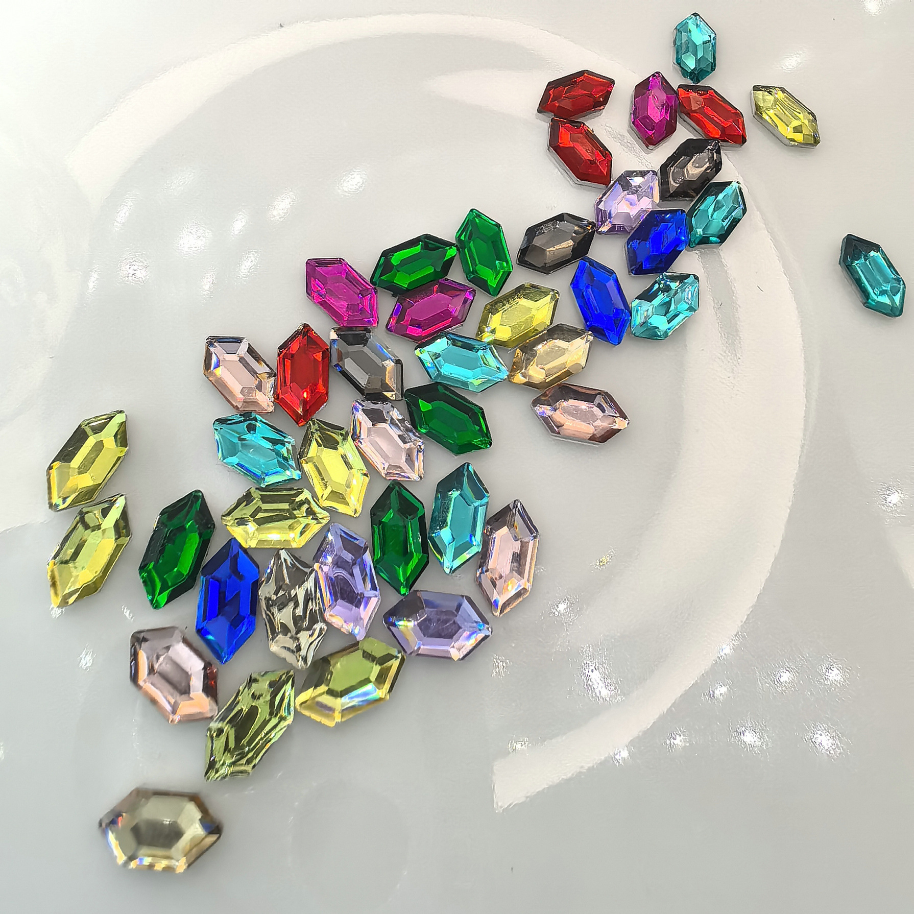 双尖美甲钻石彩钻美甲钻平底异形幻彩七彩指甲钻批发0004.j