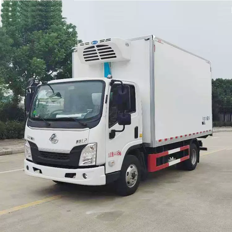 出口福田祥菱冷藏车8.6米冷藏车海鲜冷藏保温车厂家报价