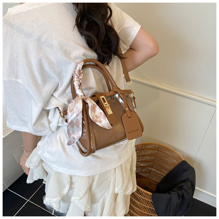 This year's popular women's handbag features a new, stylish and versatile hand-held crossbody bag with a Korean niche design and a bucket bag undefined
