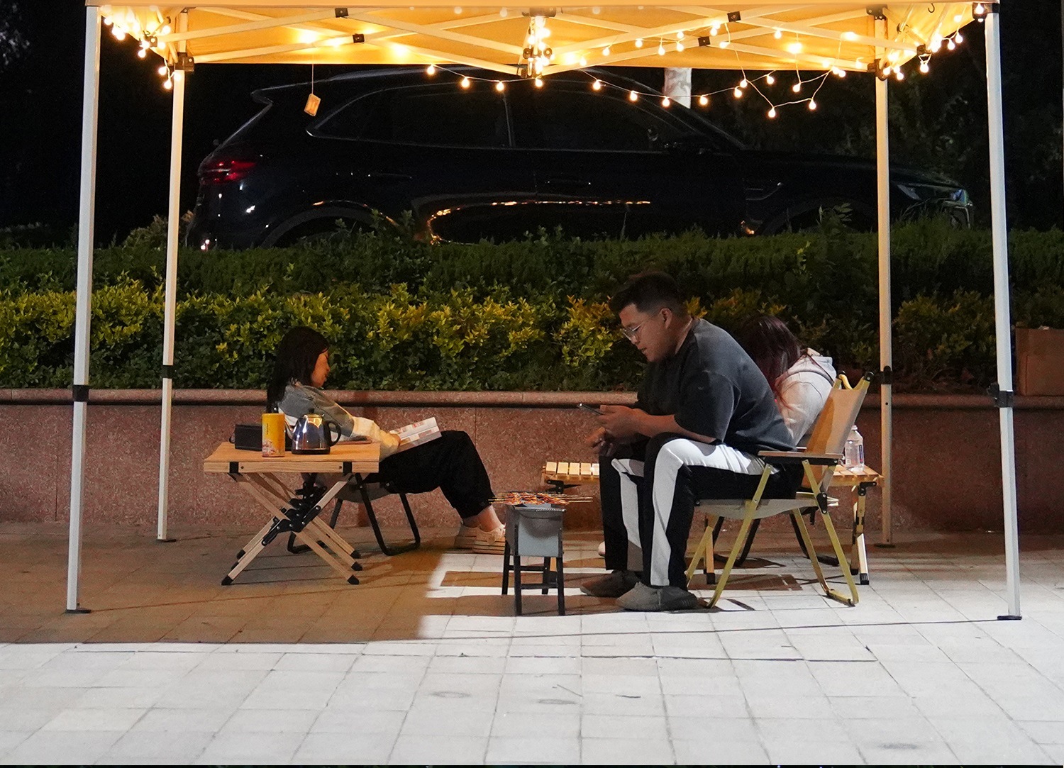 Four-Legged Rainproof Tent, Four-Corner Foldableing Awning, Outdoor Sun Umbrella, Retractable Transparent Canopy for Stall Use