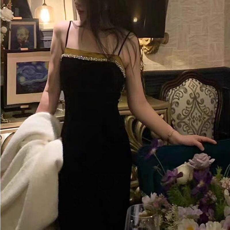 Socialite heavy industry Diamond-embedded off-neck tube top dress niche design contrast color strap velvet light luxury small black dress
