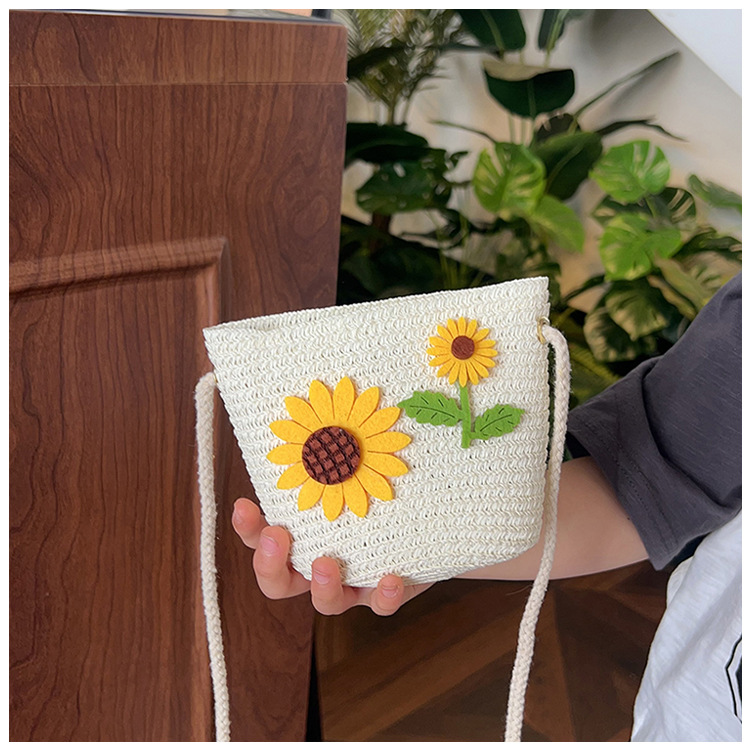 Japanese-style cute cartoon flower small bags, children's straw woven bags, mini crossbody bags, beach play zipper bags, single-shoulder bags undefined
