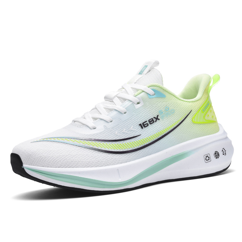 Zapatos deportivos de tejido volador para hombres 2025 nuevos zapatos de corrida de estudiantes de tela coreana con suela suave y transpirables tendencia de zapatos de hombre al por mayor