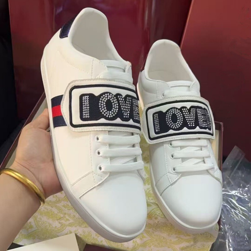 G Brand Rhinestone Embroidered Bee Design White Sneakers for Women, New 26 Model, Fashionable Light Luxury Couple Low-Top Casual Sneakers for Men G Brand Rhinestone Embroidered Bee Design White Sneakers for Women, New 26 Model, Fashionable Light Luxury Couple Low-Top Casual Sneakers for Men