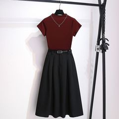 红色半高领上衣加半身裙两件套女2025春夏季新款连衣裙轻奢感