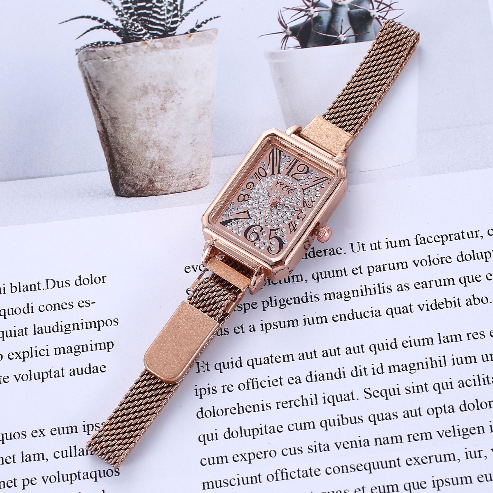 2024 nuovo quadrante digitale Time Square popolare su Internet, fibbia magnetica alla moda con cinturino a maglia fine da donna_voghion.com