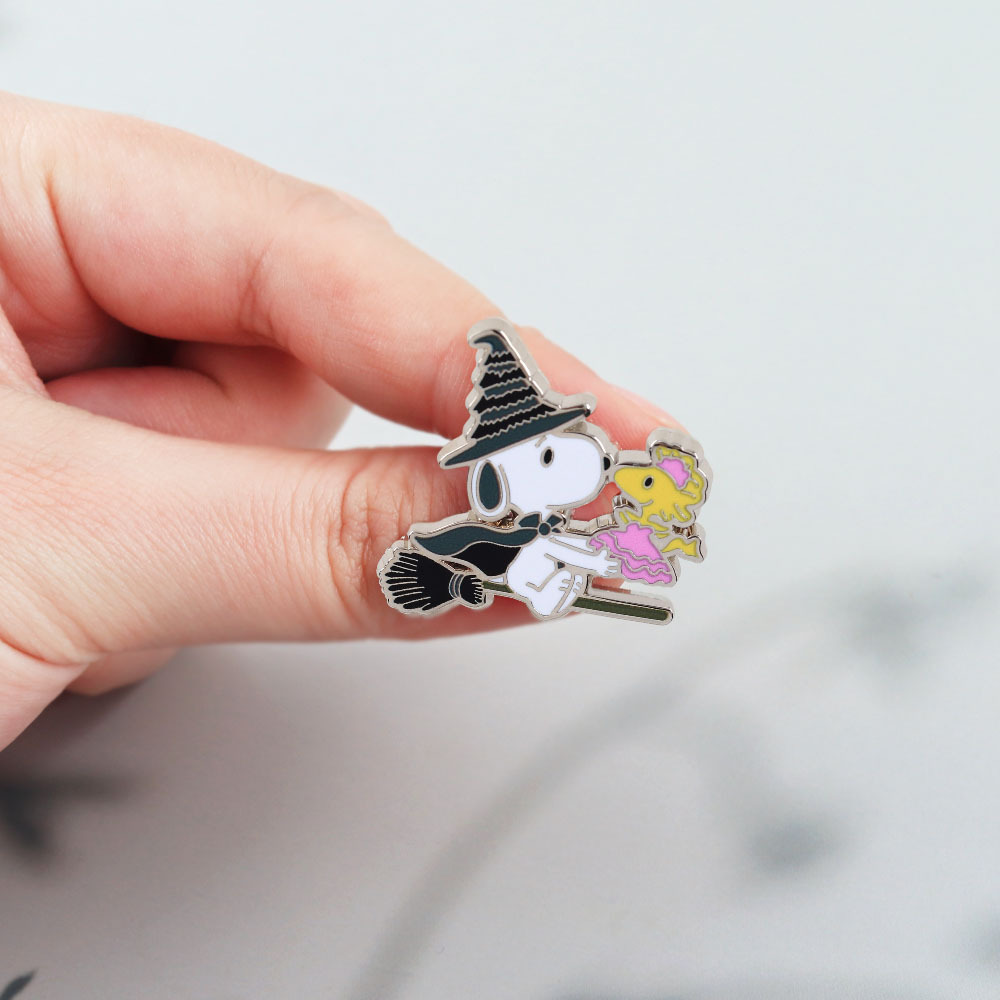 Magic Flying Broom Cute Orange Cat Enamel Badge Kawaii Cartoon Character Badge Novelty Fun Accessory