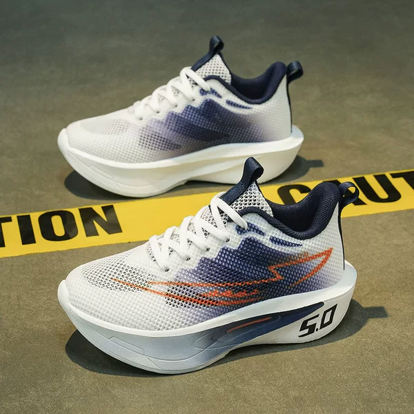 New gradient mesh racing shoes, lightweight and breathable, with soft soles, suitable for both men and women, ideal for outdoor fitness and jogging