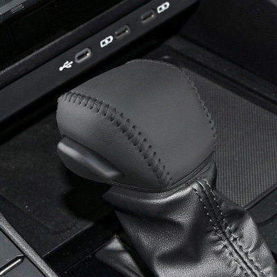 New RAV4 gear shift handle cover, Weilanda gear shift cover, gear shift lever head cover, genuine leather gear shift cover modification (Sürətlər qutusu və əl tormozu başlıqları) - gear-shift-lever-black-leather-black-stitching-26-models-with-buttons-on-the-left-side