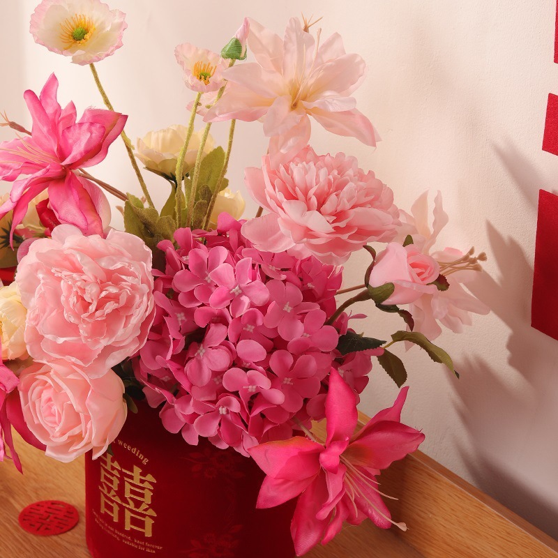 Decoración de la boda Decoración de la boda Decoración de la sala de estar Flor Flor Flor Mesa de la sala de bodas Mesita de la cama de la boda Decoración de flores falsas