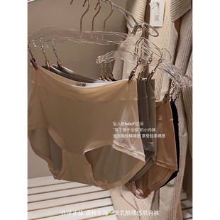 ������ɭ�ְ�u��������м��o�ۃ�ѝŮʿ�и���������ɫ����ѝ