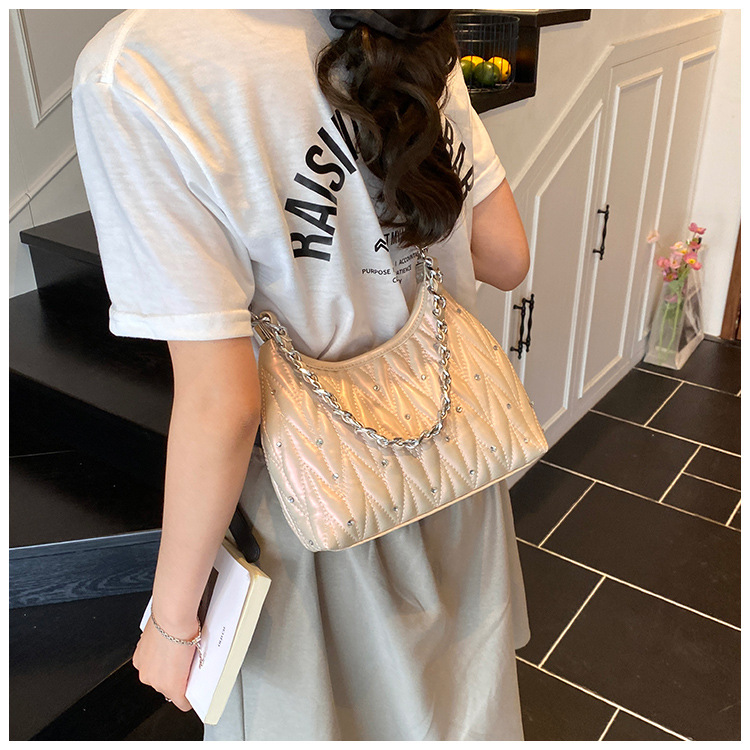 Fashionable diamond-encrusted diamond-shaped chain underarm bag 2025 Summer new style versatile daily commuting crossbody bag for women undefined