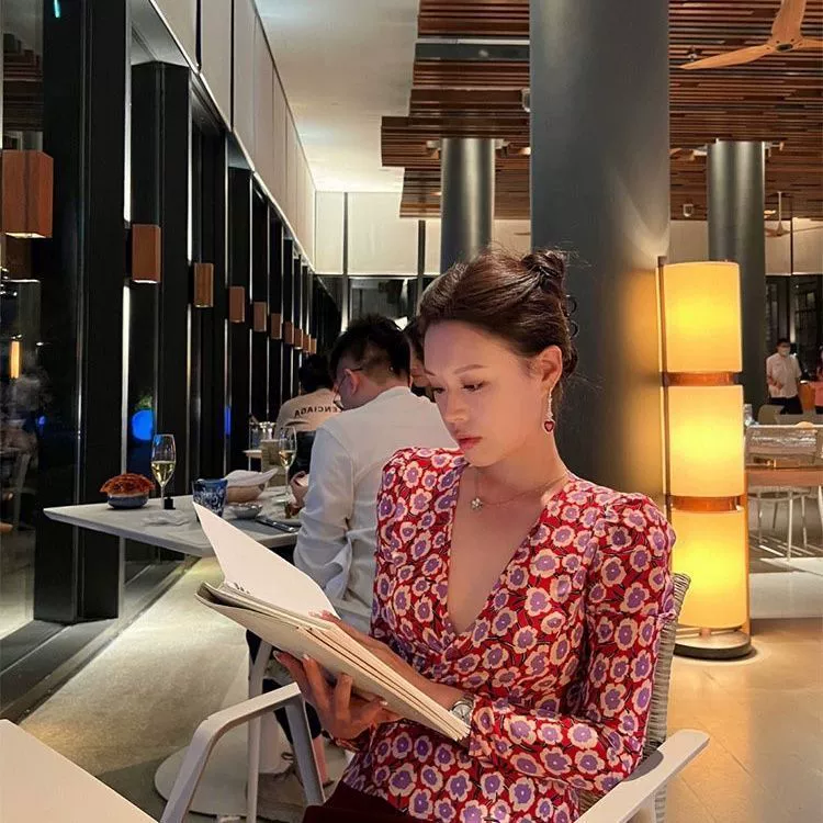 Высококачественная легкая зрелая тонкая рубашка в стиле Шанель с цветочным принтом, женская короткая рубашка в гонконгском стиле, приталенная короткая рубашка с солнцезащитным экраном, пальто