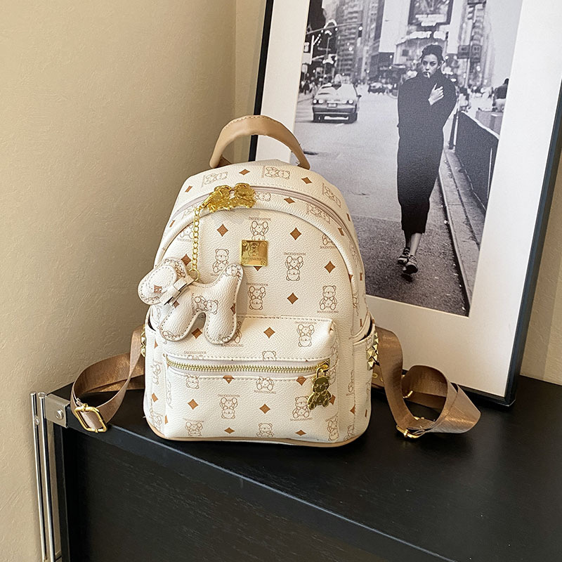 Mochila bolso de hombro femenino 2024 nuevo bolso de ocio de otoño e invierno de moda de nicho de alta gama con gran capacidad para estudiantes universitarios