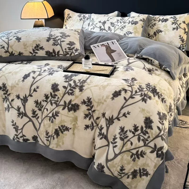 25新款冬季轻奢加厚高克重双拼角宽边印花牛奶绒四件套保暖水晶绒