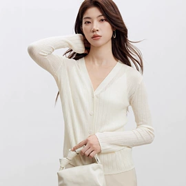 女式针织衫;毛衣;时尚休闲套装