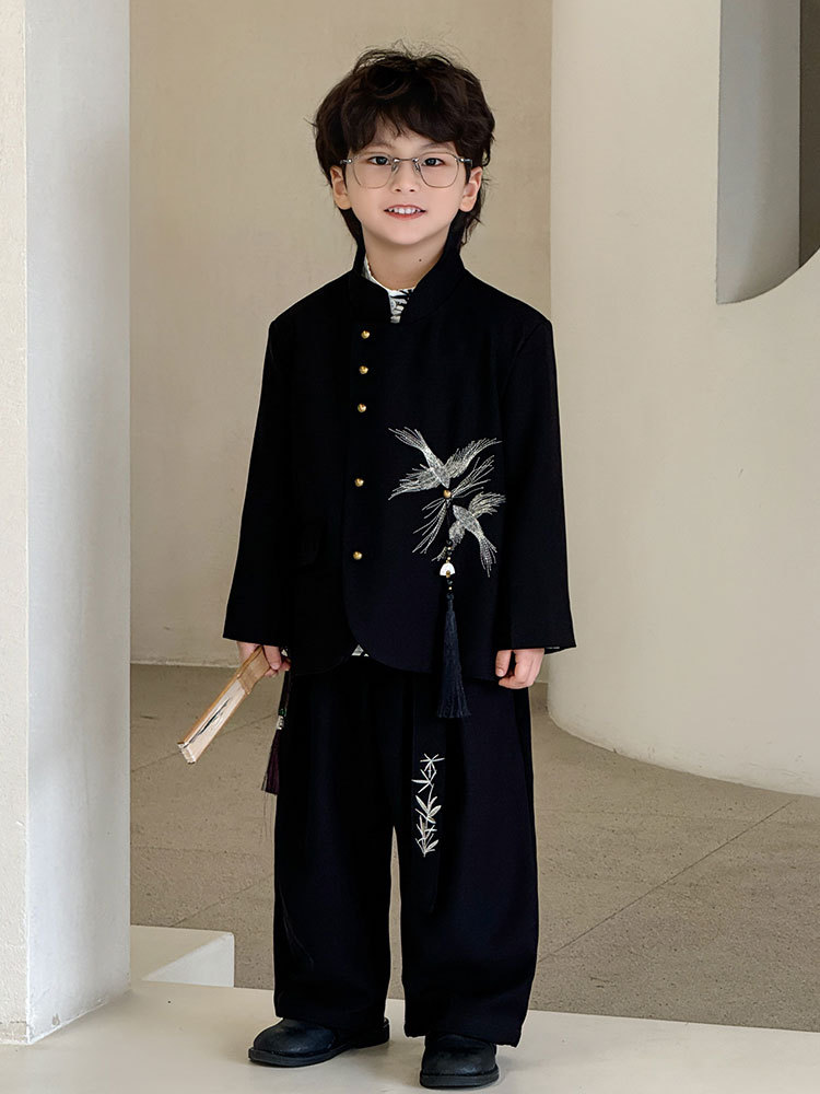 Топ с вышивкой «Сорока» + черные брюки-стример 773 (бесплатный кулон)